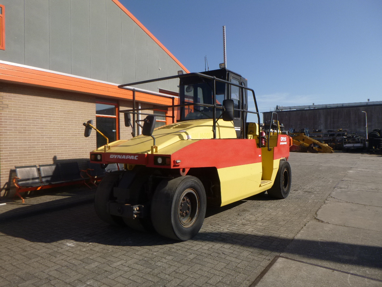 Leasing de DYNAPAC CP215(HITACHI) DYNAPAC CP215(HITACHI): foto 7