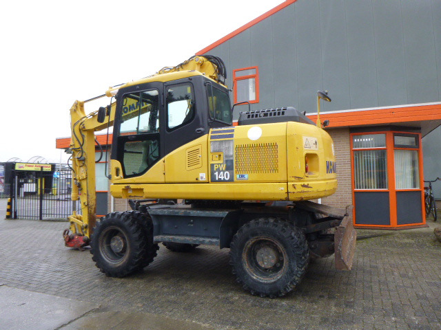 KOMATSU PW140-7 - Excavadora de ruedas: foto 2 KOMATSU PW140-7 - Excavadora de ruedas: foto 2