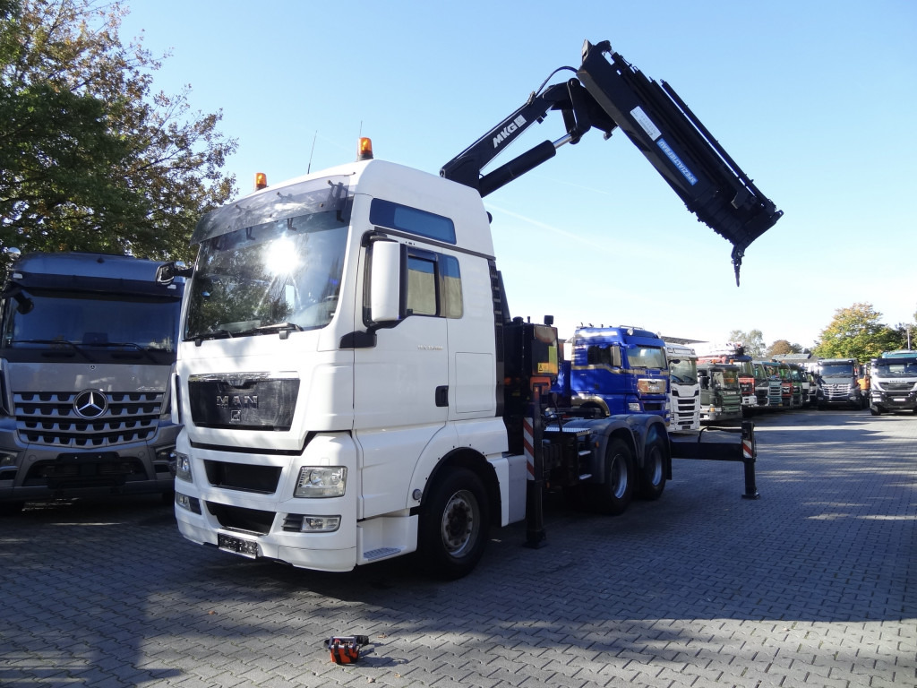 MAN TGX 33.480 6X4 Kran MKG 381 bis 20 Meter - Cabeza tractora: foto 1 MAN TGX 33.480 6X4 Kran MKG 381 bis 20 Meter - Cabeza tractora: foto 1