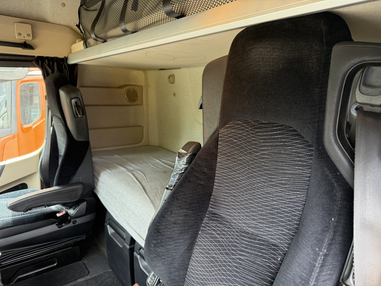 Cabeza tractora Mercedes-Benz Actros 1842LS Kran HMF 2020 bis 18 Meter: foto 6