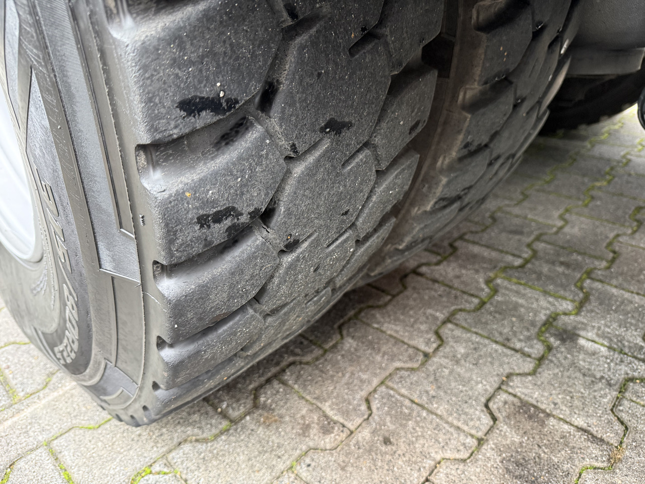 Mercedes-Benz Actros 2548 LS 6X2 Kran HMF 3220 bis 16 Meter - Cabeza tractora: foto 4 Mercedes-Benz Actros 2548 LS 6X2 Kran HMF 3220 bis 16 Meter - Cabeza tractora: foto 4