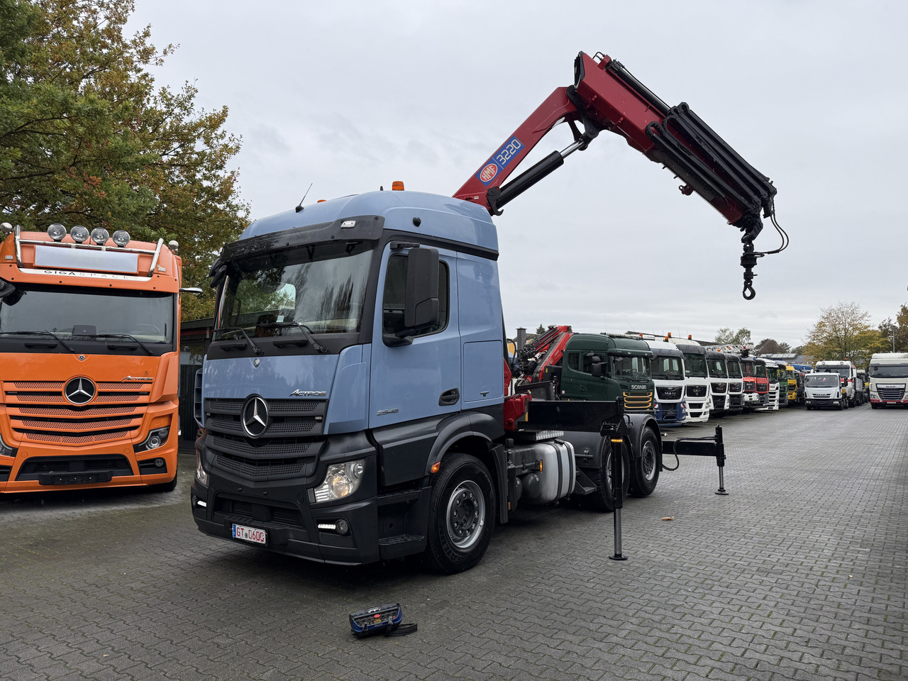 Cabeza tractora Mercedes-Benz Actros 2548 LS 6X2 Kran HMF 3220 bis 16 Meter: foto 8