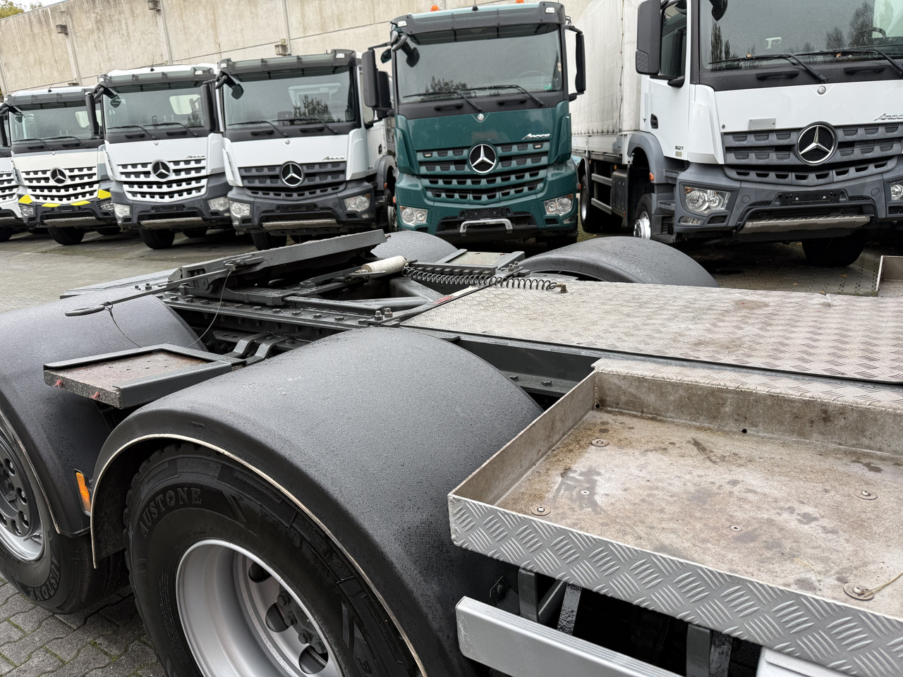 Mercedes-Benz Actros 2548 LS 6X2 Kran HMF 3220 bis 16 Meter - Cabeza tractora: foto 3 Mercedes-Benz Actros 2548 LS 6X2 Kran HMF 3220 bis 16 Meter - Cabeza tractora: foto 3