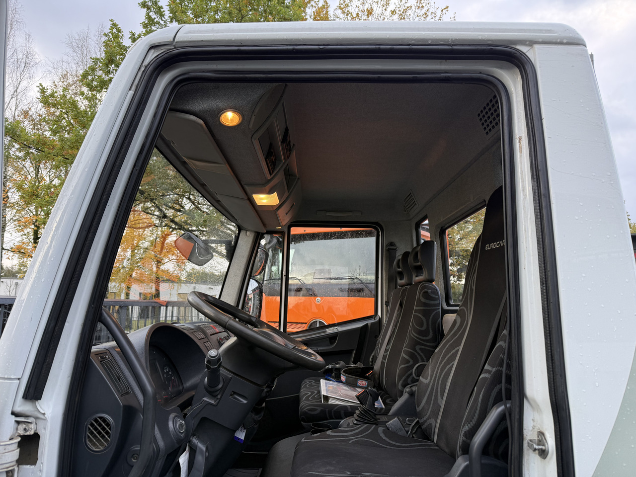 Iveco EuroCargo 80E22 Kran HMF 735 bis 15 Meter - Camión grúa, Camión caja abierta: foto 5 Iveco EuroCargo 80E22 Kran HMF 735 bis 15 Meter - Camión grúa, Camión caja abierta: foto 5