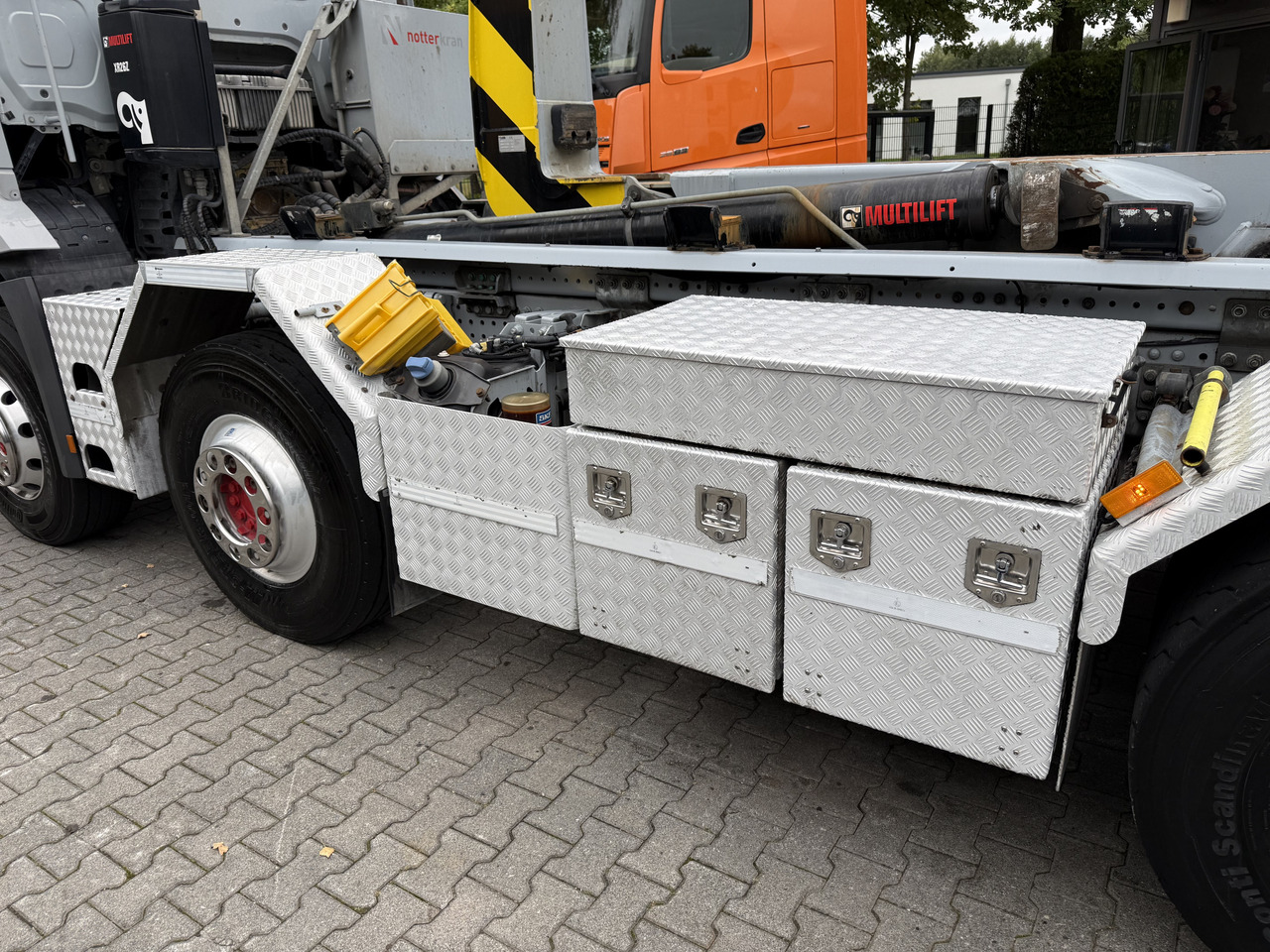 Mercedes-Benz Arocs 3245 K 8X4 Haken - Camión multibasculante: foto 3 Mercedes-Benz Arocs 3245 K 8X4 Haken - Camión multibasculante: foto 3