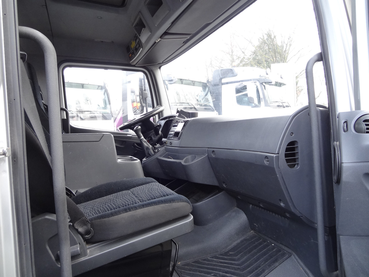 Mercedes-Benz Atego 818 Kran Palfinger 6501 - Camión caja abierta, Camión grúa: foto 4 Mercedes-Benz Atego 818 Kran Palfinger 6501 - Camión caja abierta, Camión grúa: foto 4