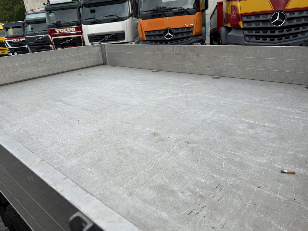 Mercedes-Benz Sprinter 516 Kipper mit Kran HMF 270 - Furgoneta basculante: foto 5 Mercedes-Benz Sprinter 516 Kipper mit Kran HMF 270 - Furgoneta basculante: foto 5