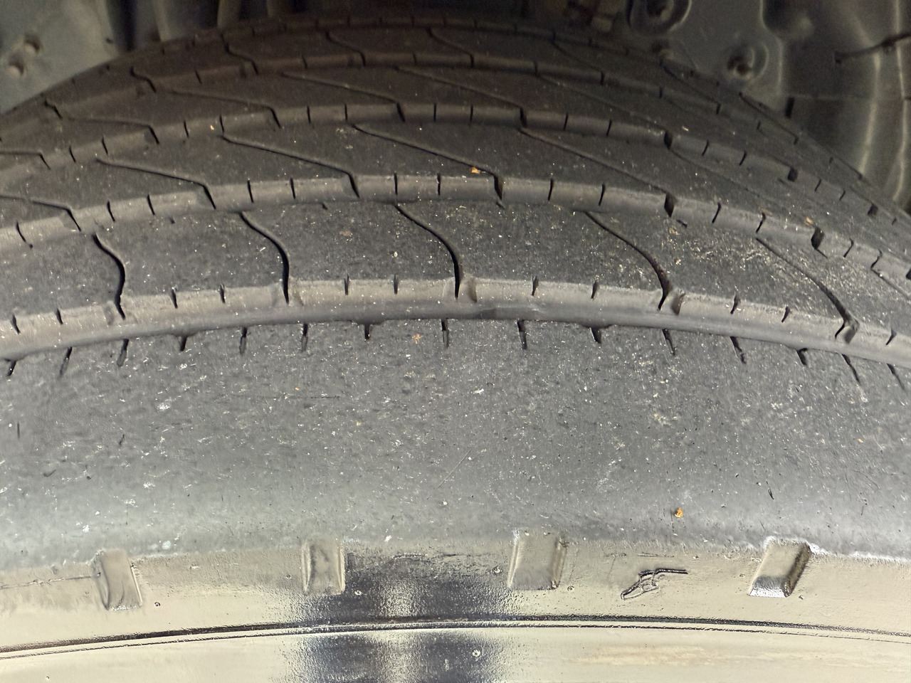 Scania P410 4X2 Palfinger PK 13001 - Camión caja abierta, Camión grúa: foto 2 Scania P410 4X2 Palfinger PK 13001 - Camión caja abierta, Camión grúa: foto 2