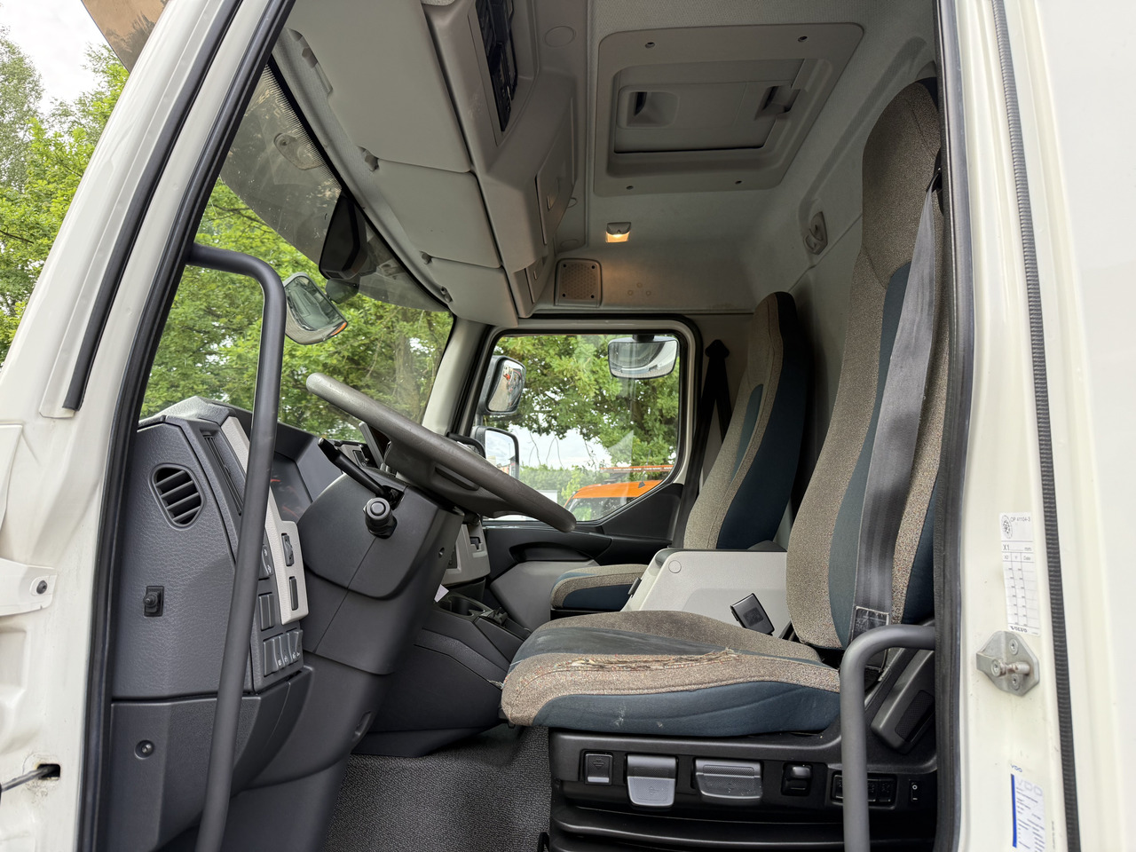 Volvo FL250.18 Carrier Supra 850Mt - Camión frigorífico: foto 5 Volvo FL250.18 Carrier Supra 850Mt - Camión frigorífico: foto 5