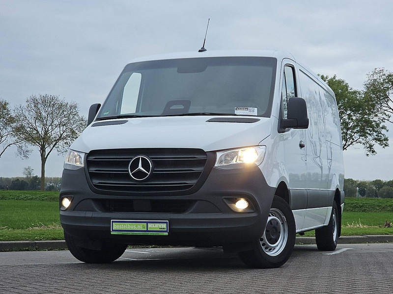 Mercedes-Benz Sprinter 315 L2H1 Mbux10 Trekhaak - Furgón: foto 1 Mercedes-Benz Sprinter 315 L2H1 Mbux10 Trekhaak - Furgón: foto 1