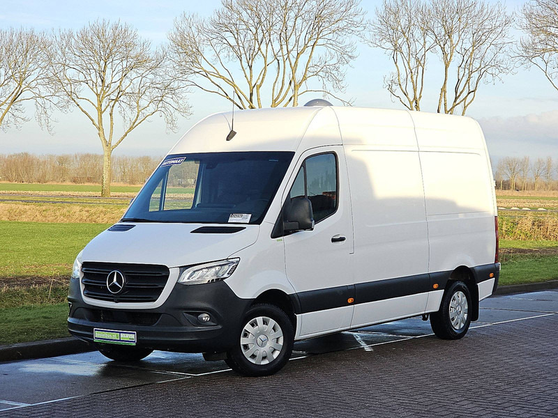 Mercedes-Benz Sprinter 317 L2H2 LED MBUX10 RWD! - Furgón: foto 2 Mercedes-Benz Sprinter 317 L2H2 LED MBUX10 RWD! - Furgón: foto 2