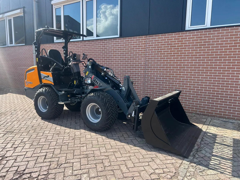 Giant G2700 - Minicargadora de cadenas: foto 2 Giant G2700 - Minicargadora de cadenas: foto 2