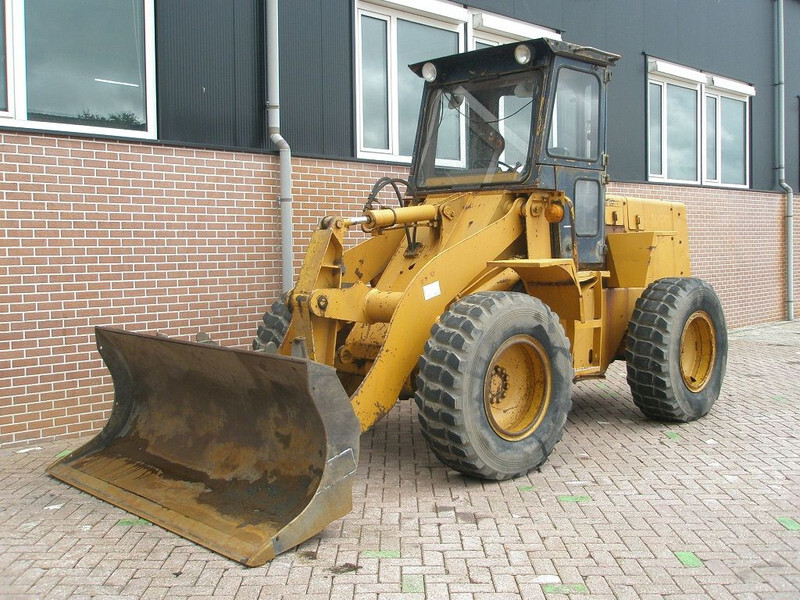 Komatsu W40-2 - Cargadora de ruedas: foto 1 Komatsu W40-2 - Cargadora de ruedas: foto 1