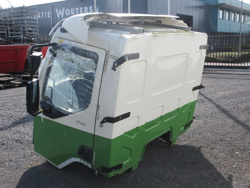 DAF 2363288 DAF 210 LF CABINE MODEL 2018 EURO 6 LICHT BESCHADIG VOOR ZIJDEN - Cabina e interior para Camión: foto 4 DAF 2363288 DAF 210 LF CABINE MODEL 2018 EURO 6 LICHT BESCHADIG VOOR ZIJDEN - Cabina e interior para Camión: foto 4