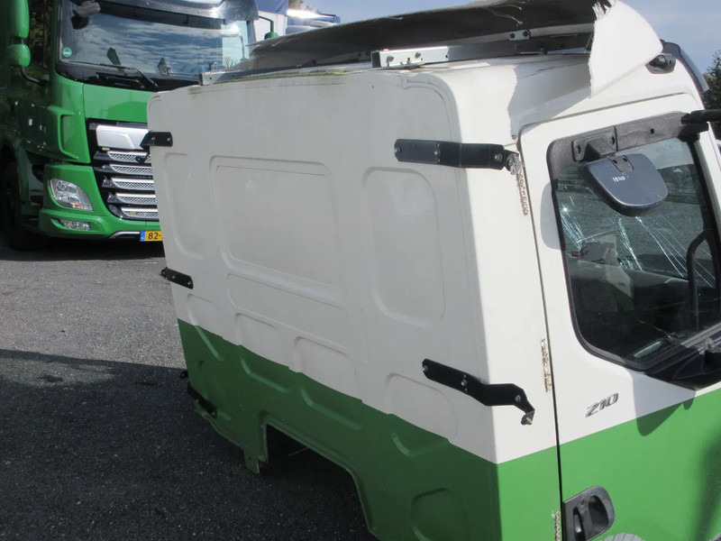 DAF 2363288 DAF 210 LF CABINE MODEL 2018 EURO 6 LICHT BESCHADIG VOOR ZIJDEN - Cabina e interior para Camión: foto 5 DAF 2363288 DAF 210 LF CABINE MODEL 2018 EURO 6 LICHT BESCHADIG VOOR ZIJDEN - Cabina e interior para Camión: foto 5