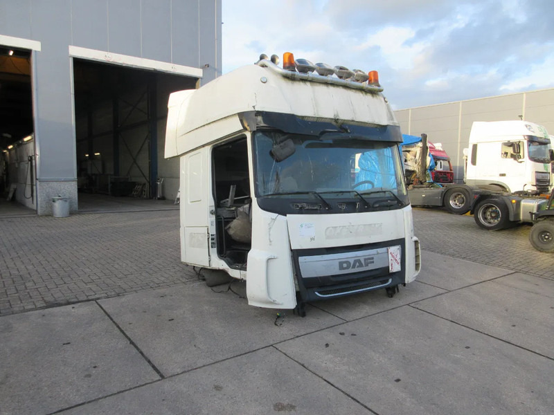 DAF DAF XF 106 CABINE VOOR PARTS DONOR MODEL 2016 - Cabina e interior para Camión: foto 2 DAF DAF XF 106 CABINE VOOR PARTS DONOR MODEL 2016 - Cabina e interior para Camión: foto 2