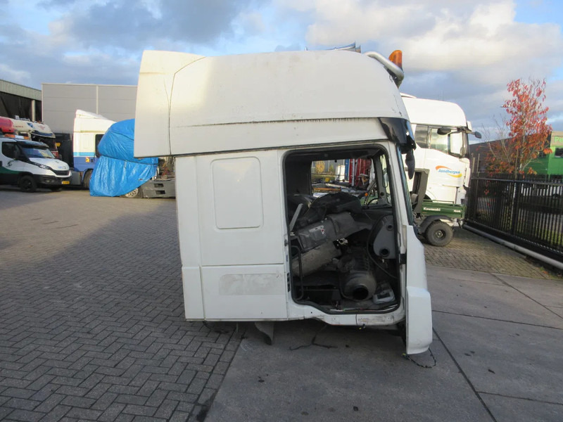 DAF DAF XF 106 CABINE VOOR PARTS DONOR MODEL 2016 - Cabina e interior para Camión: foto 4 DAF DAF XF 106 CABINE VOOR PARTS DONOR MODEL 2016 - Cabina e interior para Camión: foto 4