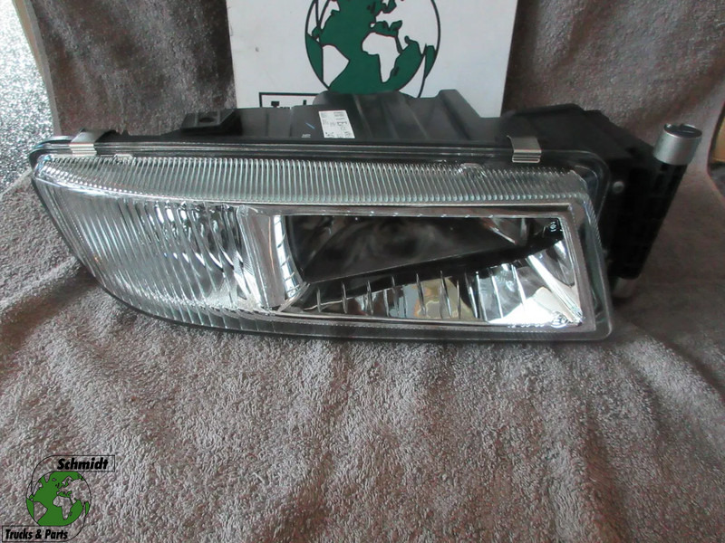 MAN 81.25101-6522 // 81.25101-6798 MAN MISTLAMP NIEUWE !!! RECHTS - Faro antiniebla para Camión: foto 1 MAN 81.25101-6522 // 81.25101-6798 MAN MISTLAMP NIEUWE !!! RECHTS - Faro antiniebla para Camión: foto 1