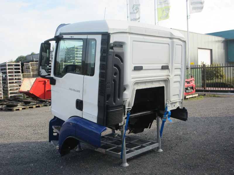 MAN MAN 26.320 TGS CABINE DAG UITVOERING MODEL 2016 EURO 6 - Cabina e interior para Camión: foto 4 MAN MAN 26.320 TGS CABINE DAG UITVOERING MODEL 2016 EURO 6 - Cabina e interior para Camión: foto 4