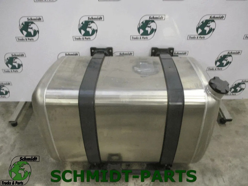 Mercedes-Benz A 960 470 36 03 DIESELTANK NIEUWE 10 X OP VOORRAAD MERCEDES ACTROS - Depósito de combustible para Camión: foto 1 Mercedes-Benz A 960 470 36 03 DIESELTANK NIEUWE 10 X OP VOORRAAD MERCEDES ACTROS - Depósito de combustible para Camión: foto 1