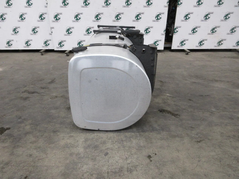 Volvo 21335730 DIESELTANK 750 LITER VOLVO FH 460 EURO 6 MODEL 2021 - Depósito de combustible para Camión: foto 5 Volvo 21335730 DIESELTANK 750 LITER VOLVO FH 460 EURO 6 MODEL 2021 - Depósito de combustible para Camión: foto 5