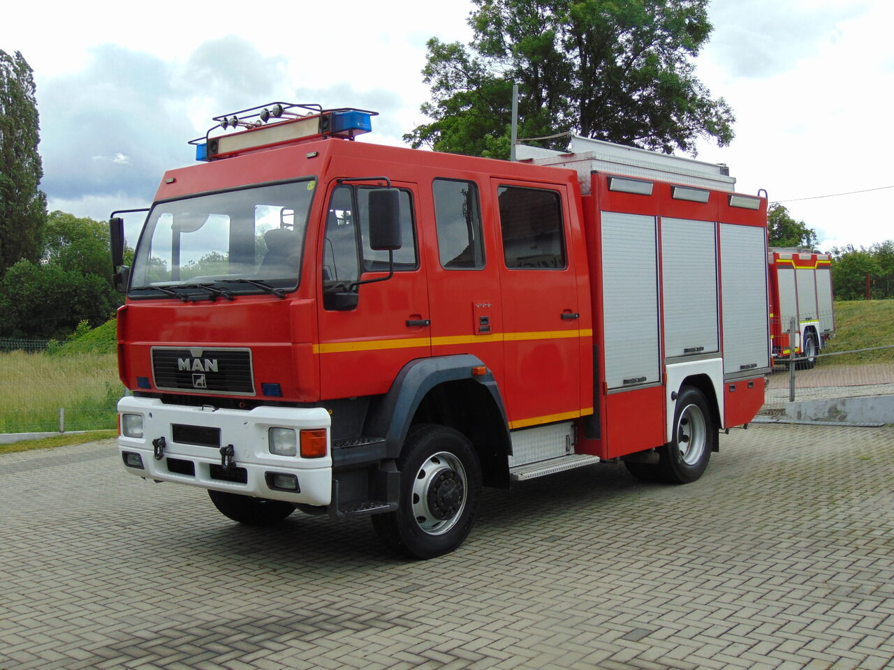 MAN LE14.260 4x4 MAGIRUS - Camión de bomberos: foto 1 MAN LE14.260 4x4 MAGIRUS - Camión de bomberos: foto 1