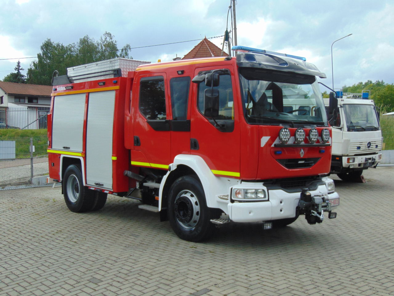 RENAULT Midlum 270dCi SIDES - Camión de bomberos: foto 2 RENAULT Midlum 270dCi SIDES - Camión de bomberos: foto 2