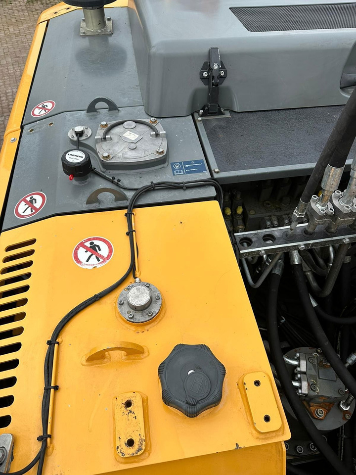 Manipulador de materiales Liebherr LH 30 M: foto 17