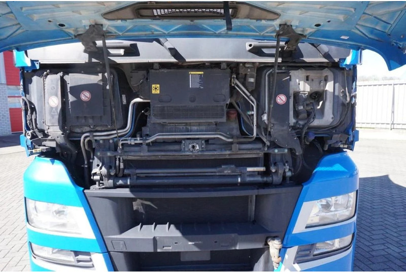MAN TGX 18.400 / AUTOMATIC / DOUBLE TANK / ENGINE PROBLEMS / EURO-6 / 2016 - Cabeza tractora: foto 5 MAN TGX 18.400 / AUTOMATIC / DOUBLE TANK / ENGINE PROBLEMS / EURO-6 / 2016 - Cabeza tractora: foto 5