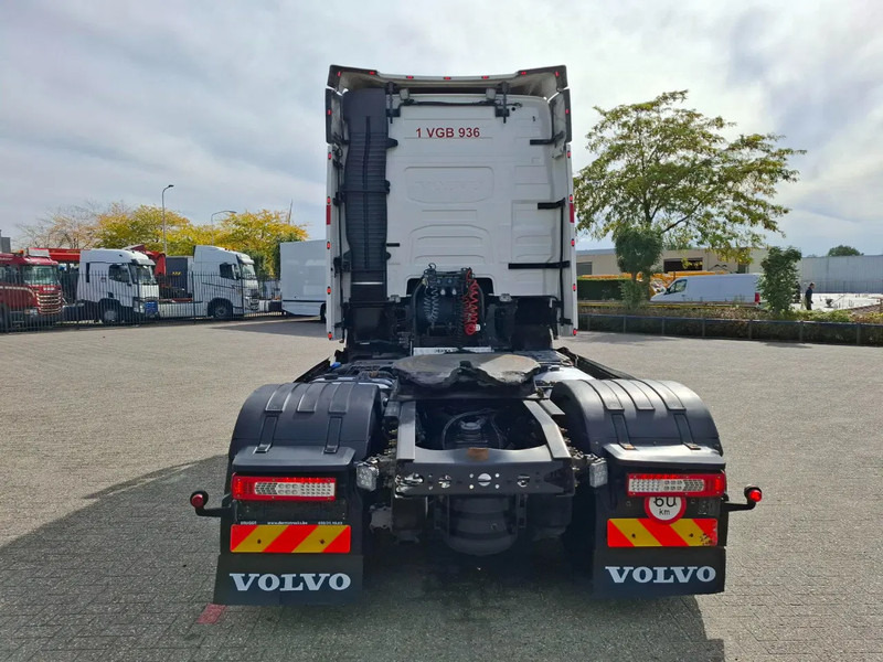 Volvo FH4-460 / VEB+ / HYDRAULICS / GEN2 V2 SMART TACHO / LWDS / SIDESKIRTS / FRIDGE / EURO-6 / 2018 - Cabeza tractora: foto 4 Volvo FH4-460 / VEB+ / HYDRAULICS / GEN2 V2 SMART TACHO / LWDS / SIDESKIRTS / FRIDGE / EURO-6 / 2018 - Cabeza tractora: foto 4