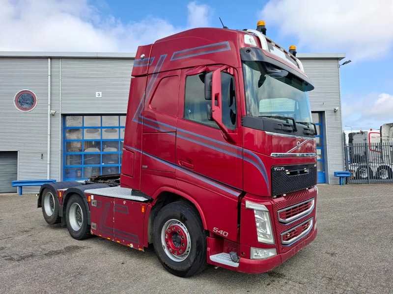 Volvo FH4-540 / 6X4 / BIG AXLE / HYDRAULICS / VEB+ / DYNAMIC STEERING / NAVI / ACC / LWDS / FULL-AIR / LEATHER / AUTOMATIC / EURO-6 / - Cabeza tractora: foto 2 Volvo FH4-540 / 6X4 / BIG AXLE / HYDRAULICS / VEB+ / DYNAMIC STEERING / NAVI / ACC / LWDS / FULL-AIR / LEATHER / AUTOMATIC / EURO-6 / - Cabeza tractora: foto 2