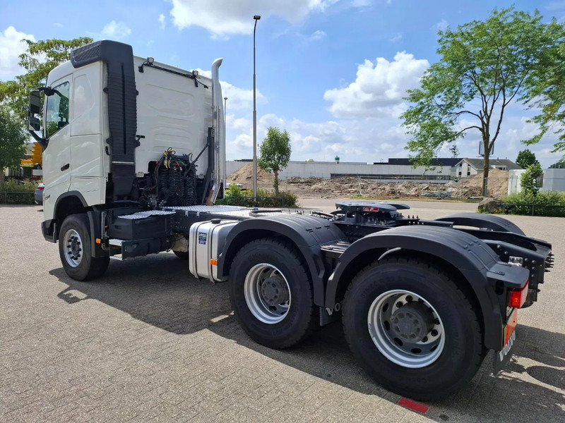 Volvo FH5-500 / 6X4 / RETARDER / HYDRAULICS / ONLY:46190 KM / BIG AXLE / VEB+ / ACC / LWDS / TOP CONDITION / AUTOMATIC / EURO-6 / 2023 - Cabeza tractora: foto 3 Volvo FH5-500 / 6X4 / RETARDER / HYDRAULICS / ONLY:46190 KM / BIG AXLE / VEB+ / ACC / LWDS / TOP CONDITION / AUTOMATIC / EURO-6 / 2023 - Cabeza tractora: foto 3