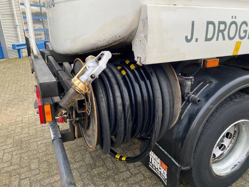 Camión cisterna DAF 65CF-240 / FULL STEEL / POMP / 3 COMPARTIMENTS / 8350 LITER / ONLY:25969 KM / EURO-2 / MANUAL / GOOD CONDITION: foto 9 Camión cisterna DAF 65CF-240 / FULL STEEL / POMP / 3 COMPARTIMENTS / 8350 LITER / ONLY:25969 KM / EURO-2 / MANUAL / GOOD CONDITION: foto 9