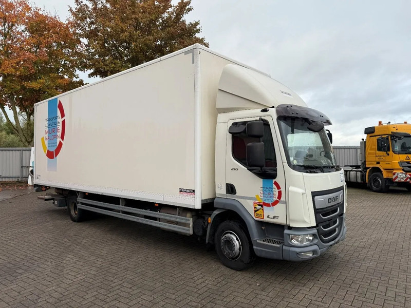DAF LF210 / NICE CLEAN CLOSED BOX / PLATFORM 1500 KG / NO KEYS / AUTOMATIC / EURO-6 / 2019 - Camión caja cerrada: foto 2 DAF LF210 / NICE CLEAN CLOSED BOX / PLATFORM 1500 KG / NO KEYS / AUTOMATIC / EURO-6 / 2019 - Camión caja cerrada: foto 2