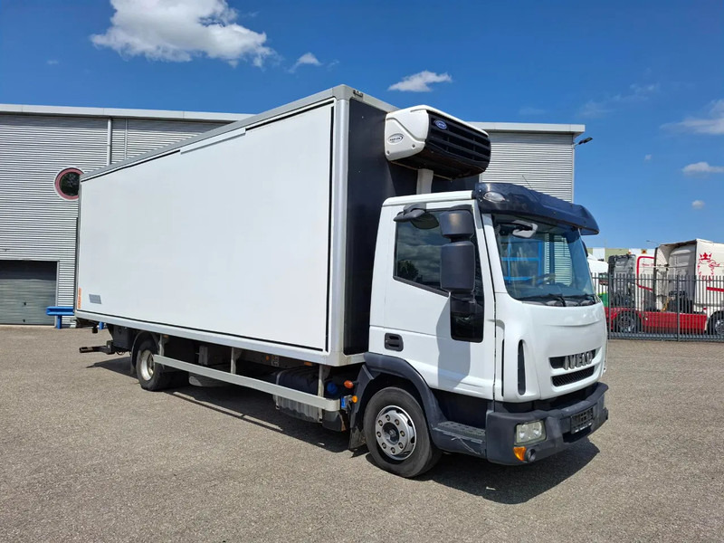 Iveco EuroCargo 120 / COOL TRUCK / CARRIER XARIOS 600 / PLATFORM 2000KG / ONLY:340634 KM / AIRCO / MANUAL / EURO-6 / 2014 - Camión isotérmico: foto 2 Iveco EuroCargo 120 / COOL TRUCK / CARRIER XARIOS 600 / PLATFORM 2000KG / ONLY:340634 KM / AIRCO / MANUAL / EURO-6 / 2014 - Camión isotérmico: foto 2