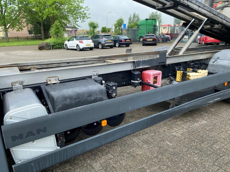 Camión caja abierta MAN TGA26.320 / SLIDING PLATEAU / WINCH / LIFT AXLE / MACHINE CARRIER / MANUAL / EURO-4 / 2007: foto 17