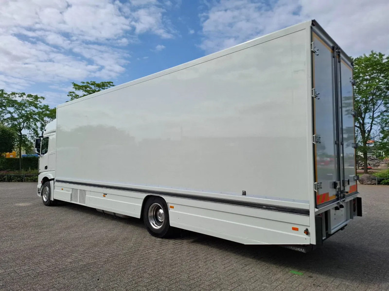 Mercedes-Benz Actros 1843 / GERMAN FLOWER TRUCK / 162021 KM / ISOLATED BOX / COOL & HEATED / NAVI / PLATFORM 1500 KG / TOP CONDITION / FULL-AI - Camión tienda: foto 3 Mercedes-Benz Actros 1843 / GERMAN FLOWER TRUCK / 162021 KM / ISOLATED BOX / COOL & HEATED / NAVI / PLATFORM 1500 KG / TOP CONDITION / FULL-AI - Camión tienda: foto 3