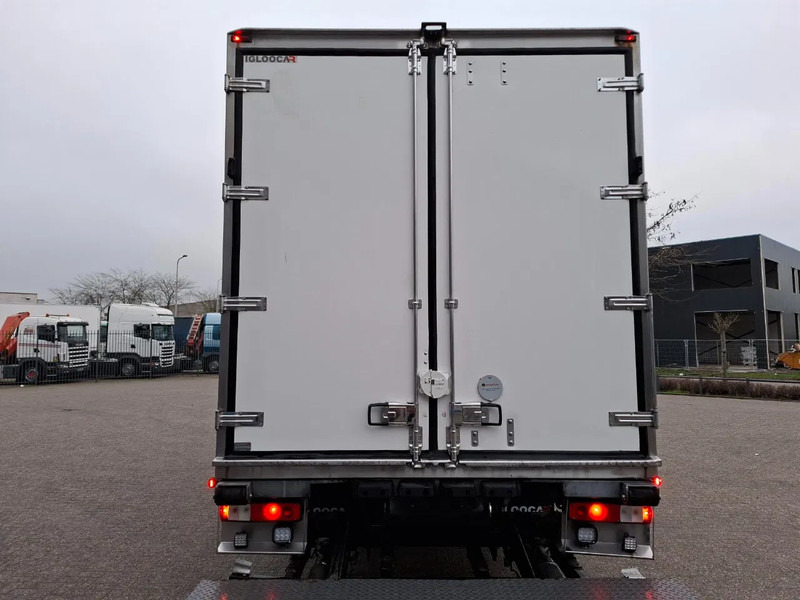 Renault D16.280 WIDE / ONLY:497760 KM / THERMOKING / PLATFORM 2TON / LWDS / BED / DATALOG / FULL-AIR / AUTOMATIC / EURO-6 / 2017 - Camión isotérmico: foto 5 Renault D16.280 WIDE / ONLY:497760 KM / THERMOKING / PLATFORM 2TON / LWDS / BED / DATALOG / FULL-AIR / AUTOMATIC / EURO-6 / 2017 - Camión isotérmico: foto 5