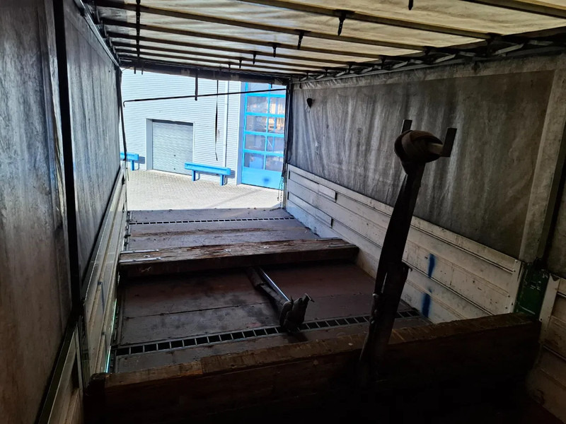 Camión lona Scania R410 / GERMAN TRUCK / RETARDER / LIFT+LENKACHSE / SLIDING ROOF / SMART TACHO / PARK AIRCO / NAVI / LWDS / AUTOMATIC / EURO-6 / 2: foto 16 Camión lona Scania R410 / GERMAN TRUCK / RETARDER / LIFT+LENKACHSE / SLIDING ROOF / SMART TACHO / PARK AIRCO / NAVI / LWDS / AUTOMATIC / EURO-6 / 2: foto 16