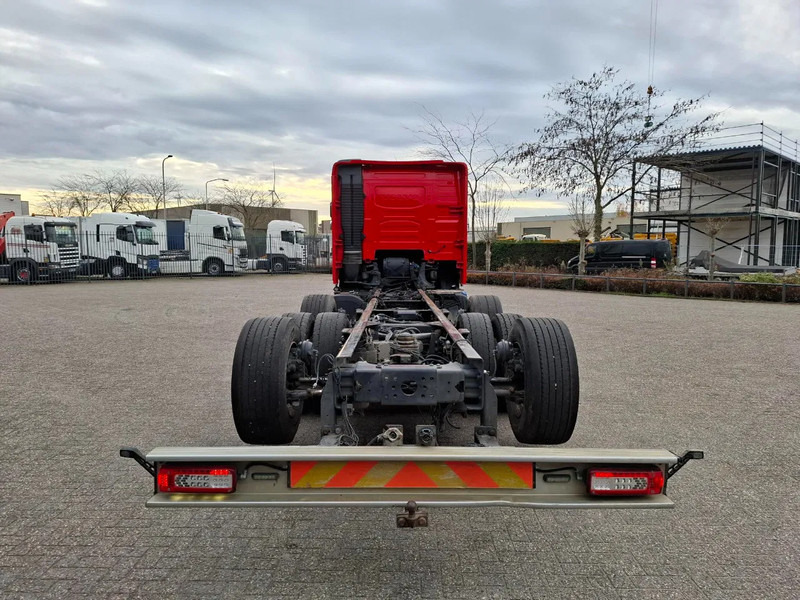 Volvo FH16-750 / VEB+ / ONLY:349761 KM / 9TON FRONT AXLE / INLINER / TECHNICAL 60TON / FULL-AIR / AUTOMATIC / EURO-6 / 2016 - Camión chasis: foto 4 Volvo FH16-750 / VEB+ / ONLY:349761 KM / 9TON FRONT AXLE / INLINER / TECHNICAL 60TON / FULL-AIR / AUTOMATIC / EURO-6 / 2016 - Camión chasis: foto 4