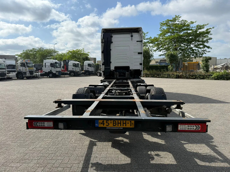 Volvo FH4-420 / NL TRUCK / DOUBLE TANK / PARKCOOL / BDF / VEB? / LWDS / FRIDGE / FULL-AIR / LIFT AXLE / AUTOMATIC / EURO-6 / 2016 - Camión portacontenedore/ Intercambiable: foto 4 Volvo FH4-420 / NL TRUCK / DOUBLE TANK / PARKCOOL / BDF / VEB? / LWDS / FRIDGE / FULL-AIR / LIFT AXLE / AUTOMATIC / EURO-6 / 2016 - Camión portacontenedore/ Intercambiable: foto 4