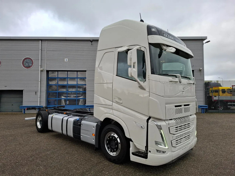 Volvo FH5-500 / XL / VEB+ / I-SAVE / I-PARKCOOL / ONLY:175784 KM / GERMAN TRUCK / FULL-AIR / WB:490 / ALCOA / LEATHER / 2023 - Camión chasis: foto 2 Volvo FH5-500 / XL / VEB+ / I-SAVE / I-PARKCOOL / ONLY:175784 KM / GERMAN TRUCK / FULL-AIR / WB:490 / ALCOA / LEATHER / 2023 - Camión chasis: foto 2