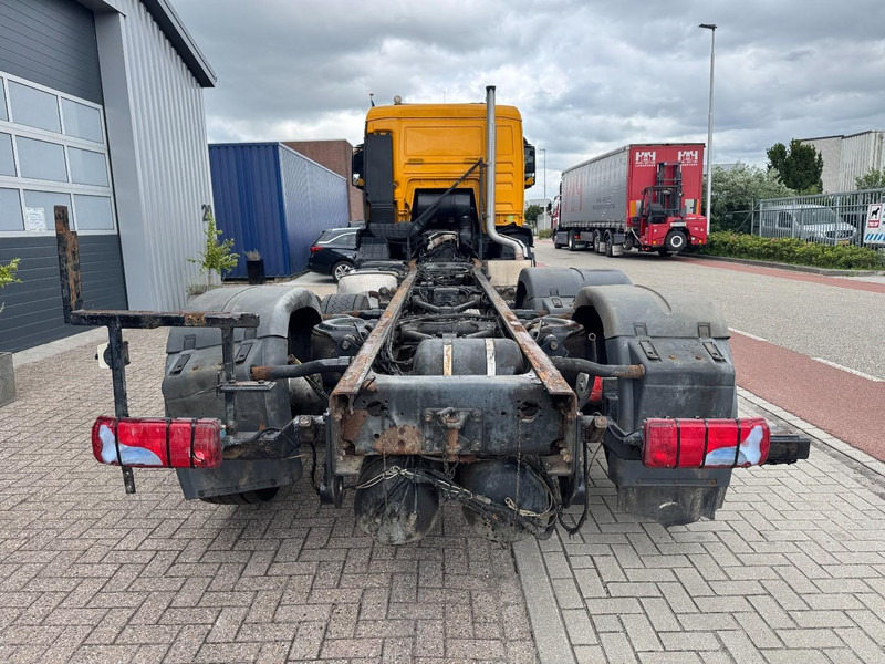 MAN TGS 26.360 6x2, PTO Pump, Manual Gear, Steering Axle - Camión caja cerrada: foto 4 MAN TGS 26.360 6x2, PTO Pump, Manual Gear, Steering Axle - Camión caja cerrada: foto 4