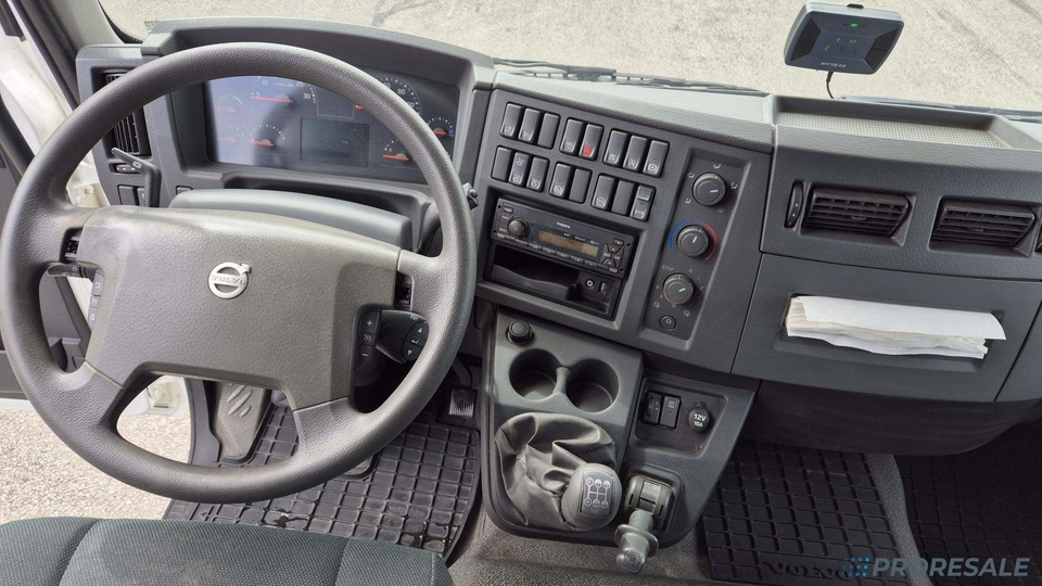Camión frigorífico VOLVO FL 250 BB EURO 6 - mrazírna + CARRIER XARIOS 600 EL MAXI: foto 6