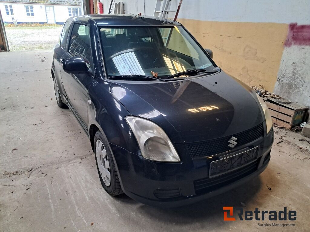 Bil Suzuki Swift 1,3 A/mt - Coche: foto 2 Bil Suzuki Swift 1,3 A/mt - Coche: foto 2