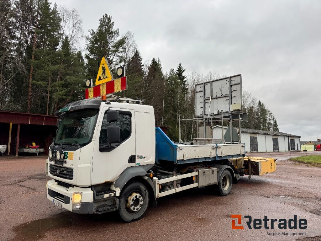 Krokbil Volvo FL 240 TMA utrustad - Camión caja abierta: foto 1 Krokbil Volvo FL 240 TMA utrustad - Camión caja abierta: foto 1