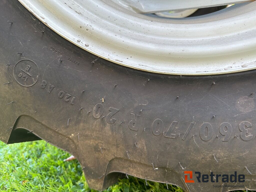 New Holland T4040 super steer traktor - Maquinaria agrícola: foto 3 New Holland T4040 super steer traktor - Maquinaria agrícola: foto 3