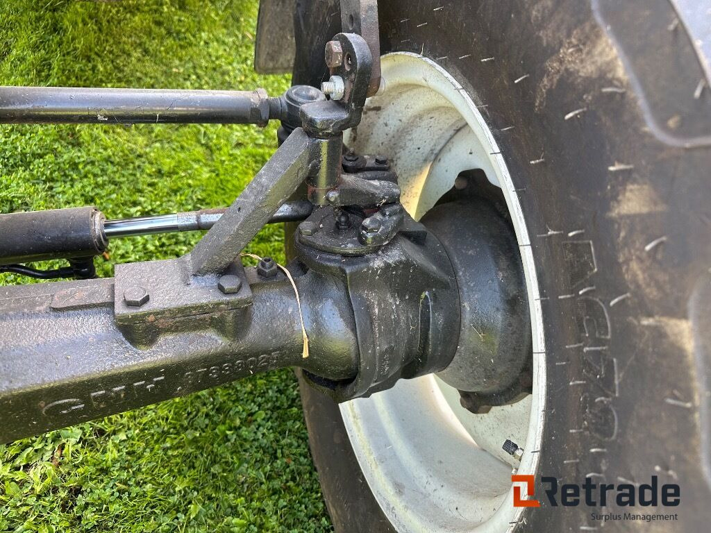 New Holland T4040 super steer traktor - Maquinaria agrícola: foto 5 New Holland T4040 super steer traktor - Maquinaria agrícola: foto 5