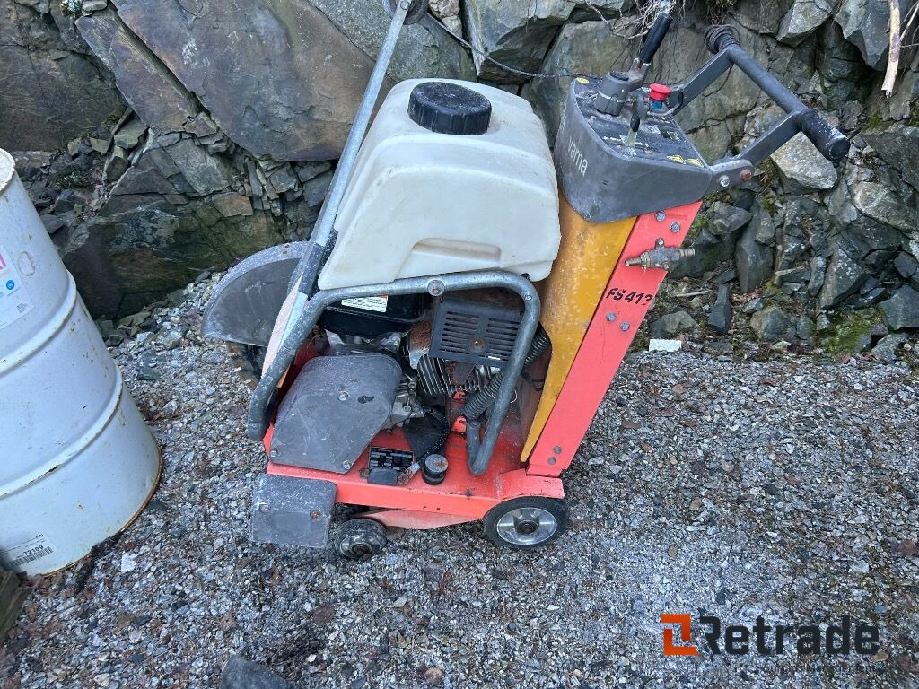 Maquinaria de construcción Asfalt sag Husqvarna  FS 413: foto 1