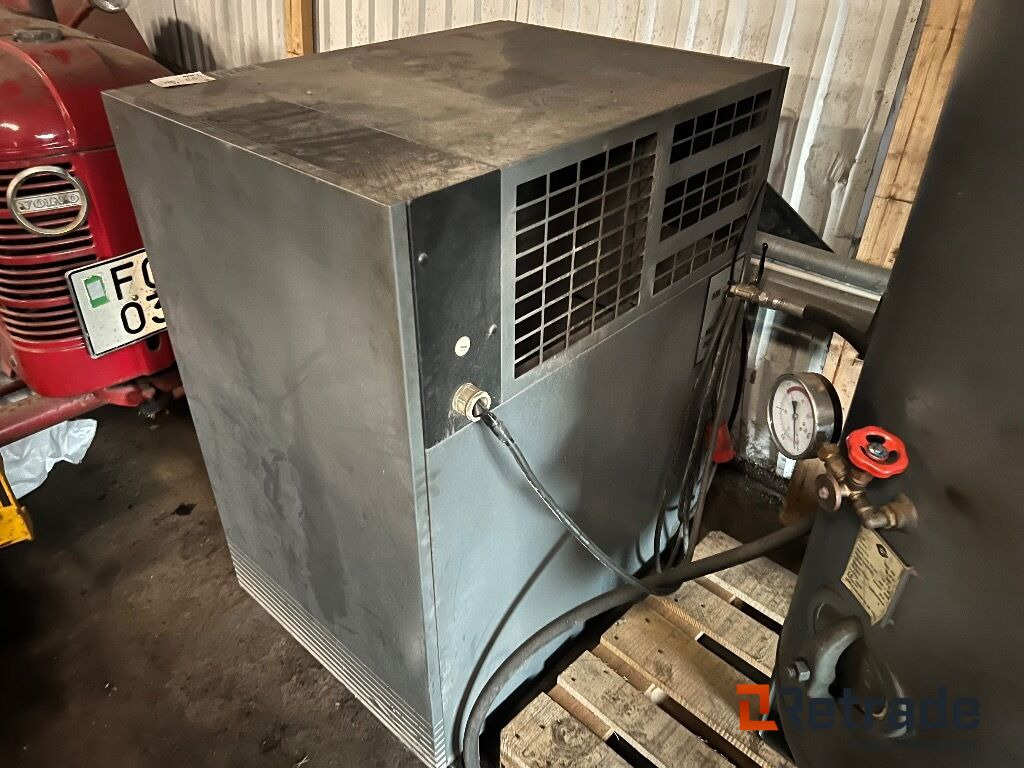 SkruvKompressor Atlas Copco GA5 & Gävle galvan lufttank 500liter - Maquinaria de construcción: foto 2 SkruvKompressor Atlas Copco GA5 & Gävle galvan lufttank 500liter - Maquinaria de construcción: foto 2